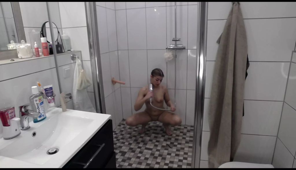 sexy foto nr. 6 von Eine heiße Dusche nach dem missglückten Date