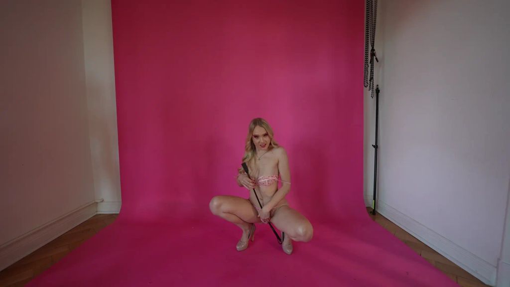 sexy foto nr. 3 von Shooting Extreme! Heiße Domina leitet mich an.