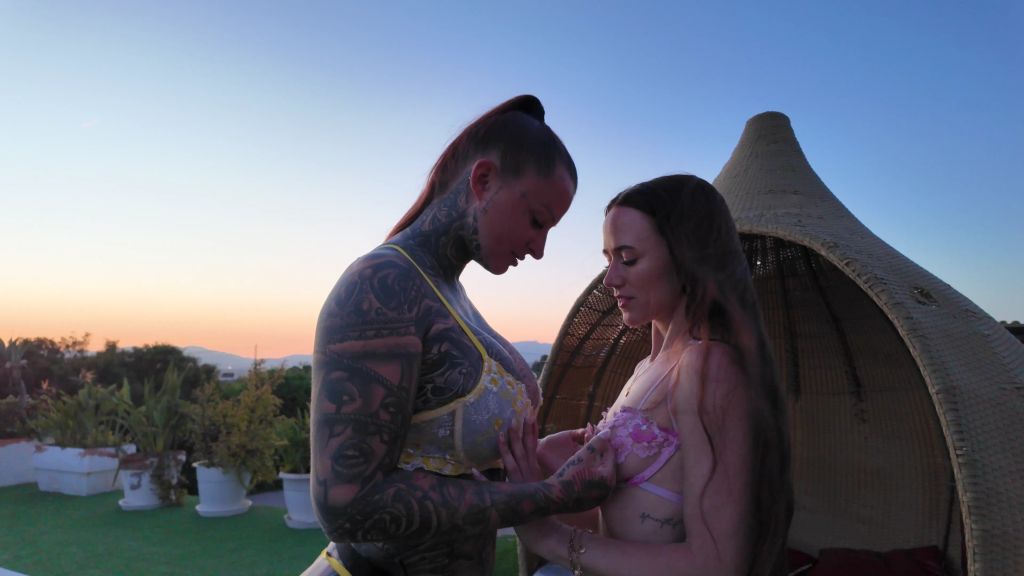 sexy foto nr. 1 von An Lorena und ihren Strapon ausgeliefert & gefickt