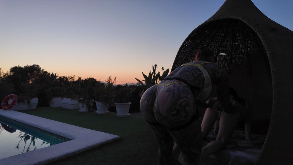 sexy foto nr. 4 von An Lorena und ihren Strapon ausgeliefert & gefickt