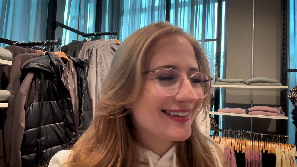 Vorschaubild 1 zum Video „Gehe ich jetzt zu weit? Beim shoppen dreist selbst besorgt!“