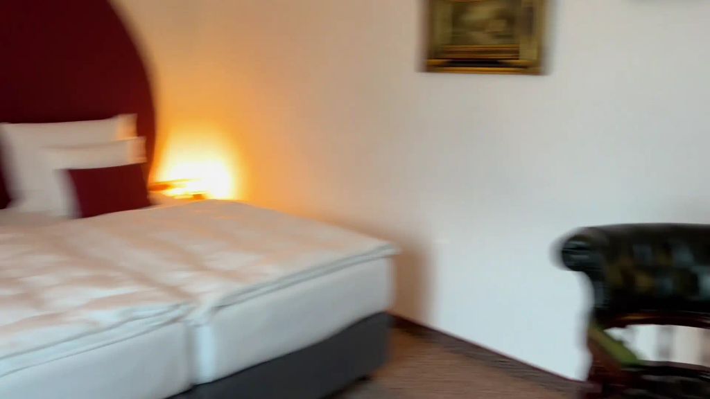Vorschaubild 4 zum Video „Echte weibliche Lust ganz privat! So verwöhne ich mich!“