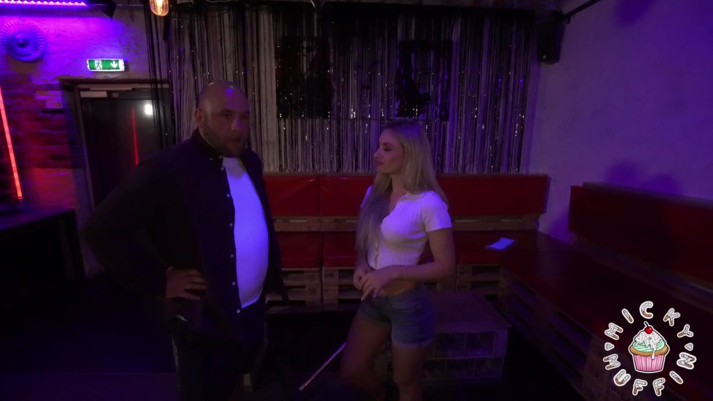 sexy foto nr. 2 von Nach der Party den DJ gefickt!