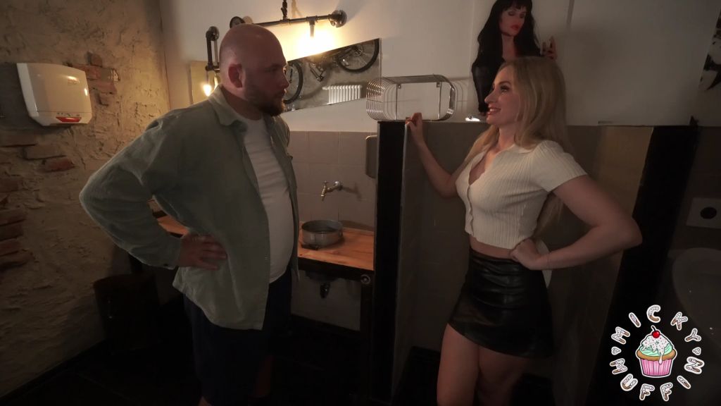 sexy foto nr. 2 von Klofick, bitte stopfe mein Pissloch!