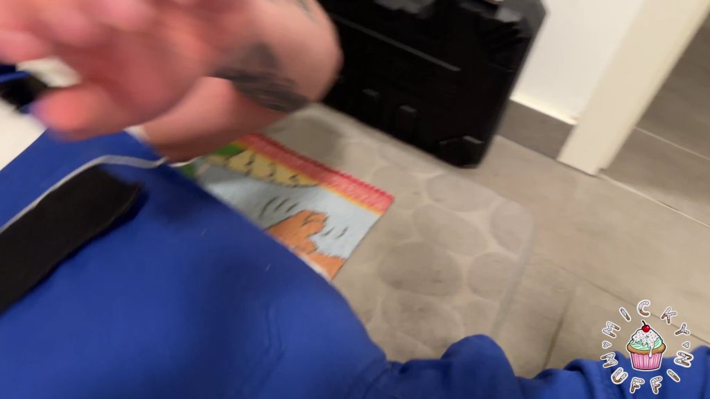 sexy foto nr. 4 von Tropfen, Hämmern, Stopfen – Handwerker Action👨🏻🔧