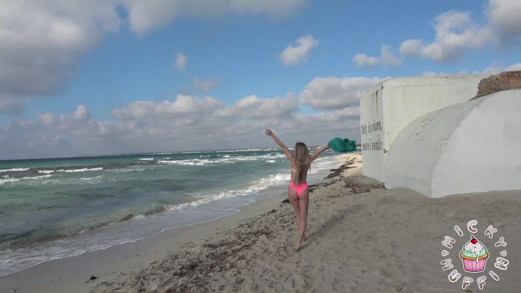 sexy foto nr. 1 von Am Strand zerfickt!