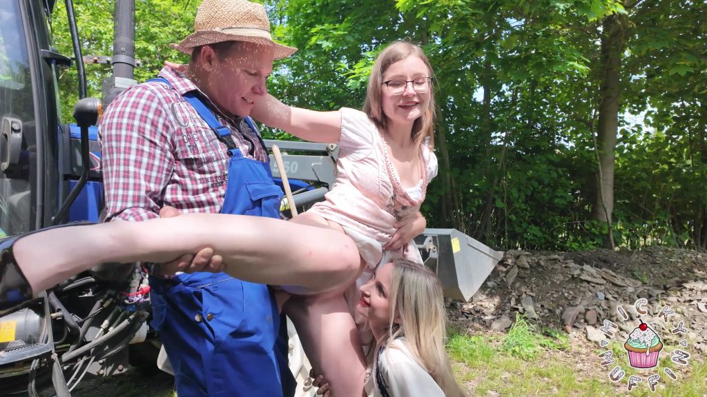 sexy foto nr. 4 von Outdoor Dreier im Dirndl!