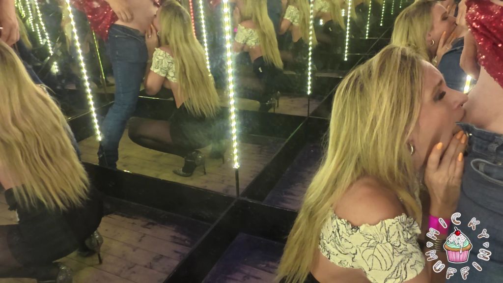 sexy foto nr. 5 von Spanner auf Party leer gelutscht!