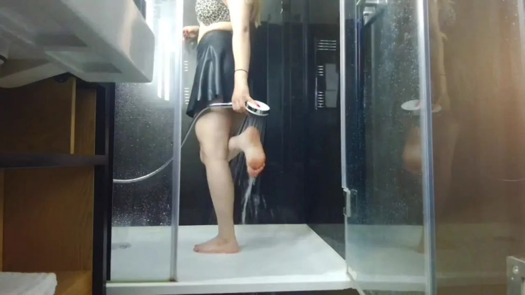 sexy foto nr. 10 von Ich wasche meine dreckigen Füße!