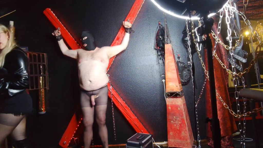 sexy foto nr. 5 von Nylon-Herrin bringt dein Schwanz an die Grenze !