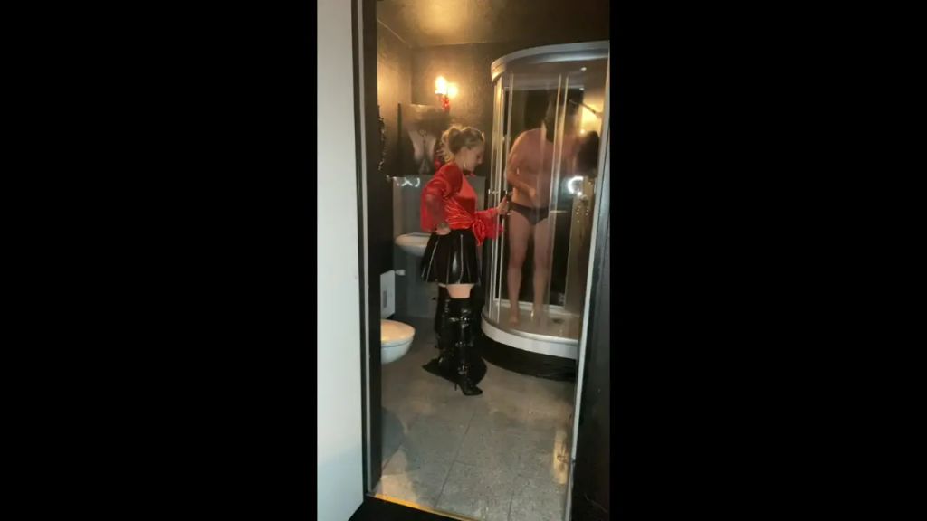sexy foto nr. 9 von Heute wirst du zu meinem Putzsklaven erzogen!