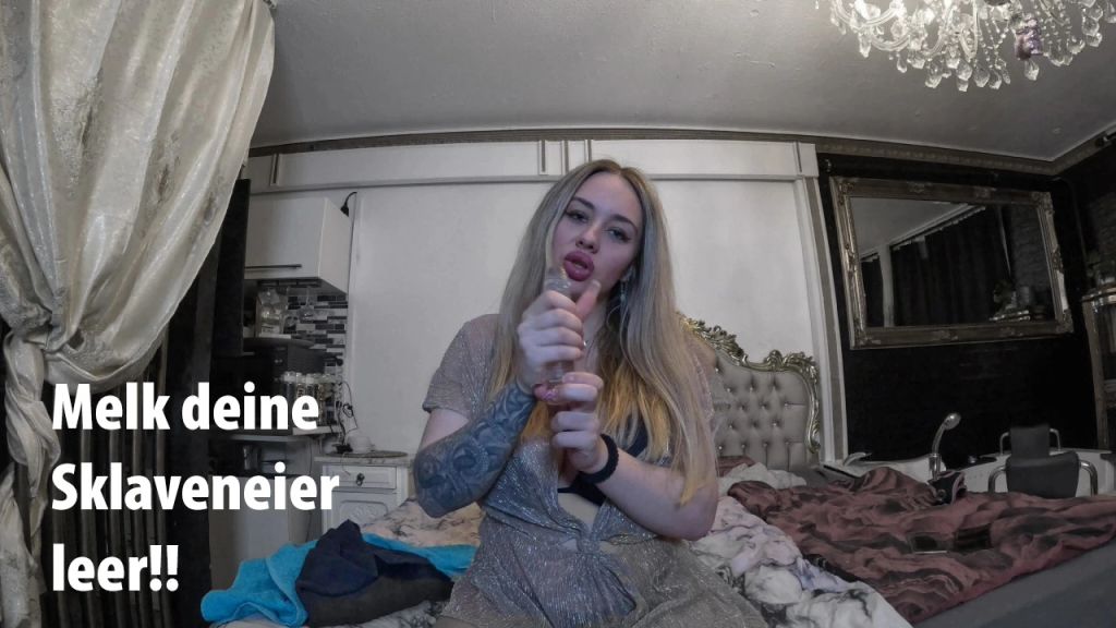 sexy foto nr. 9 von Schau wie ich in meinen Stiefel-Heels ordentlich abpisse!