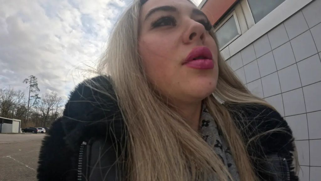 sexy foto nr. 4 von Mein geilster Piss auf der öffentlichen Toilette!
