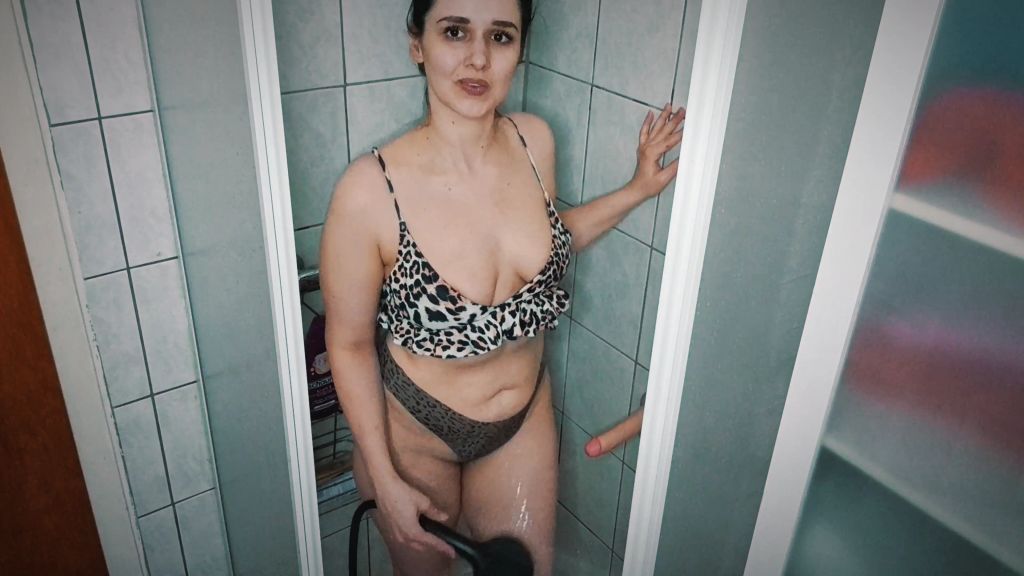 sexy foto nr. 2 von Fotzenschleim in wg-dusche OMG! Sowas habe ich noch nie gema