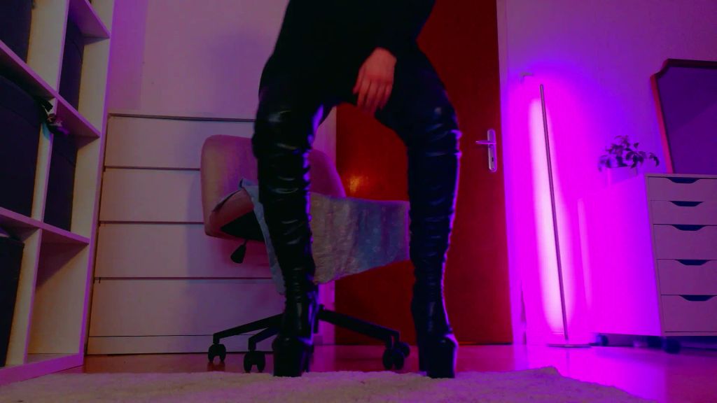 sexy foto nr. 4 von Gedemütigt und ausgelacht!