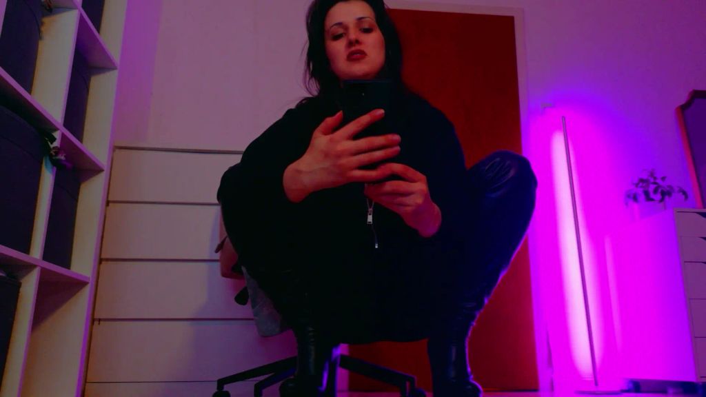 sexy foto nr. 6 von Gedemütigt und ausgelacht!