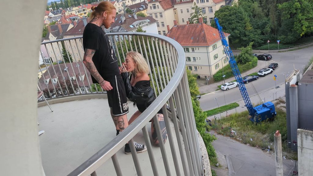 sexy foto nr. 2 von Heimliches Sextape aufgetaucht! Ganz Augsburg konnte zusehen