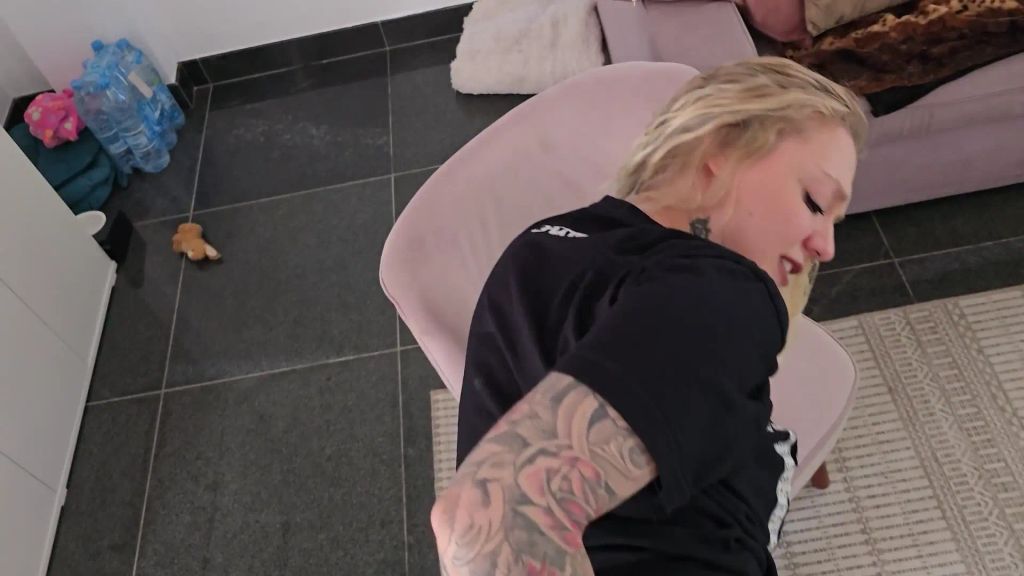 sexy foto nr. 5 von Jeder darf ran! Vom Flughafen abgeschleppt und reingespritzt