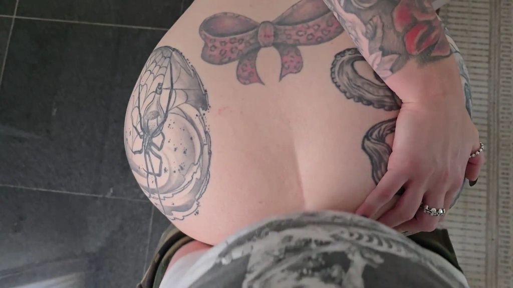 sexy foto nr. 6 von Jeder darf ran! Vom Flughafen abgeschleppt und reingespritzt