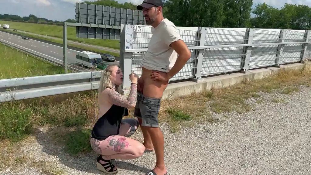 Vorschaubild 2 zum Video „EXTREM PUPLIC!! Creampie auf der A8 Autobahnbrücke!!“
