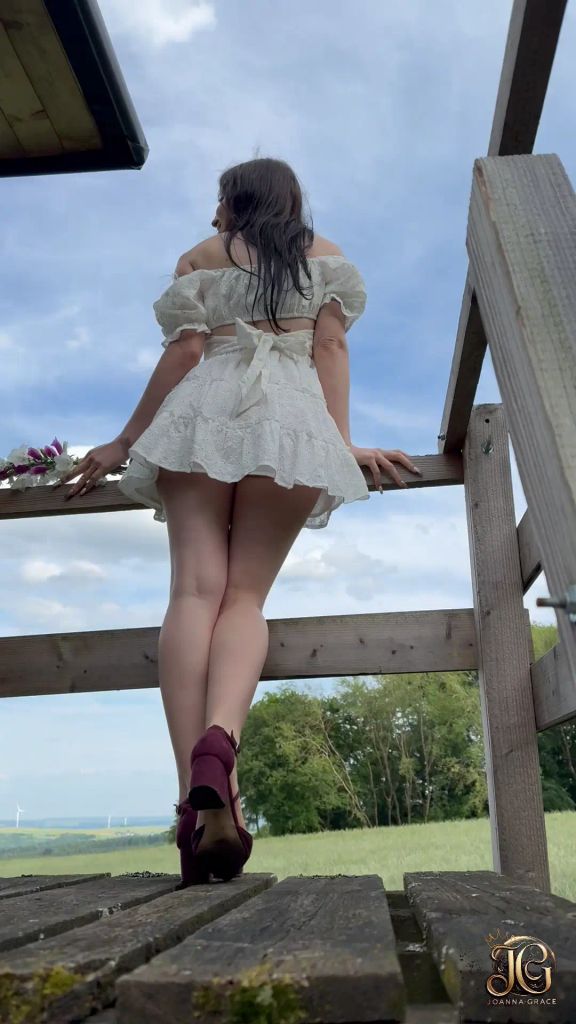 Vorschaubild 2 zum Video „Raucherpause im Jägerhaus endet mit Orgasmus“