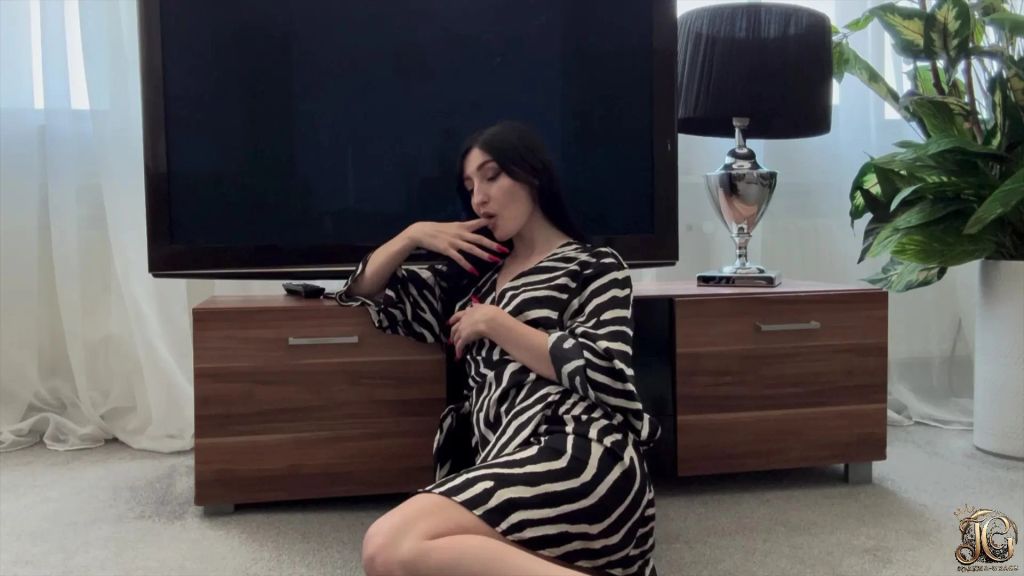 Vorschaubild 9 zum Video „Statt Spaziergang ein starker Orgasmus“