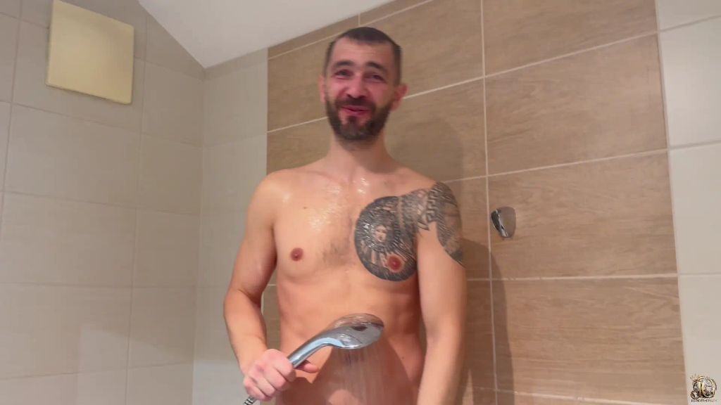 Vorschaubild 2 zum Video „Geil und hungrig! Wer will der nächste Drehpartner sein?“