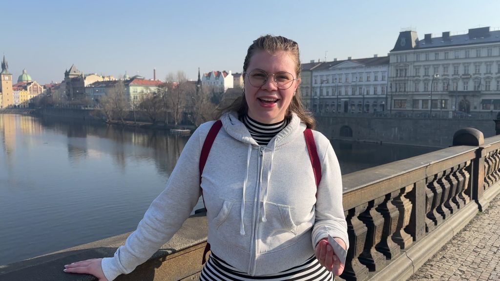sexy foto nr. 1 von Über den Dächern von Prag gefickt! Die ganze Stadt schaut zu