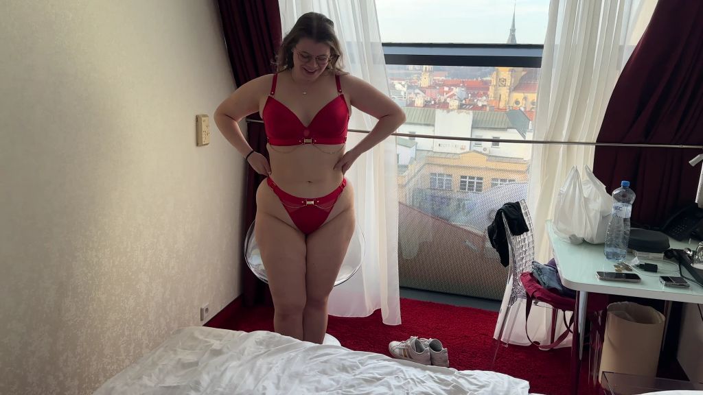 sexy foto nr. 2 von Über den Dächern von Prag gefickt! Die ganze Stadt schaut zu