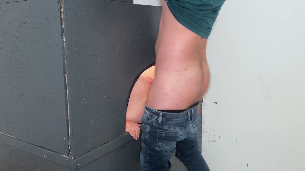 sexy foto nr. 6 von Mega Squirt im Gloryhole! Vom Fremden zum Creampie gefickt!