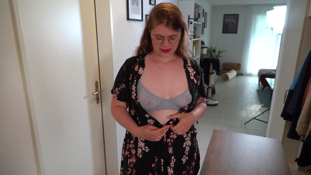 sexy foto nr. 2 von Periode? Fick mich halt in Arsch! Möbelpacker anal bezahlt!