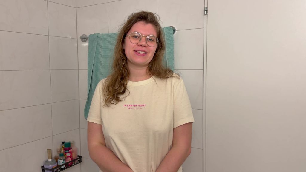 sexy foto nr. 2 von Endlich wieder gepisst! Mega Piss-Strahl in der Badewanne!