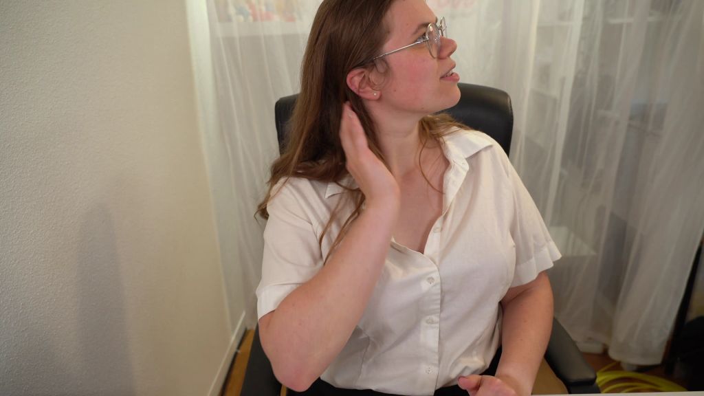 sexy foto nr. 2 von Frist verpasst! Chef fickt mich gnadenlos durch!