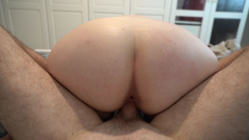 Vorschaubild 9 zum Video „Morgenstund hat Muschi im Mund! Leck-Ekstase nach ONS!“