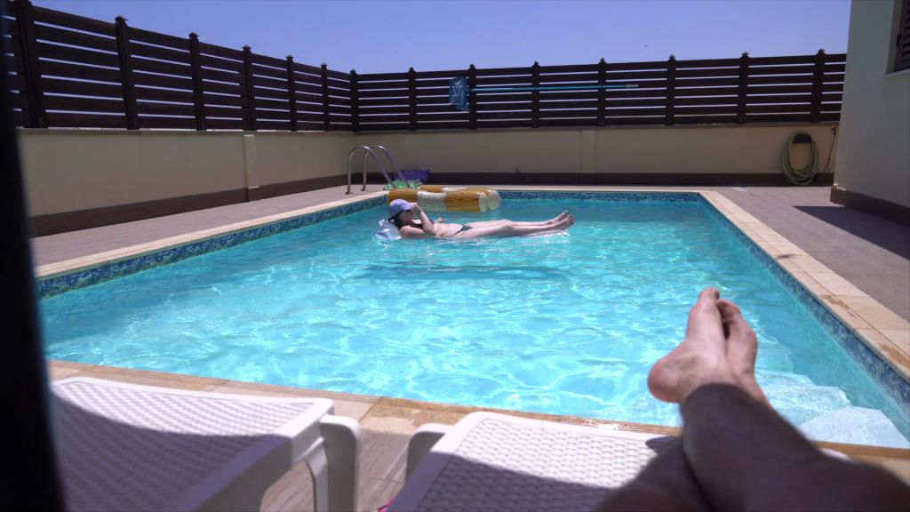 sexy foto nr. 2 von Von Fremdem im Urlaub am Pool abgefickt und reingespritzt!!