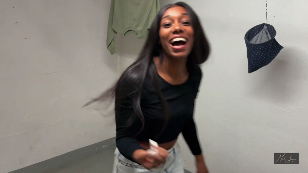 sexy foto nr. 1 von Nachbarsluder fickt User Tobias! Sein Pornotraum wird wahr!