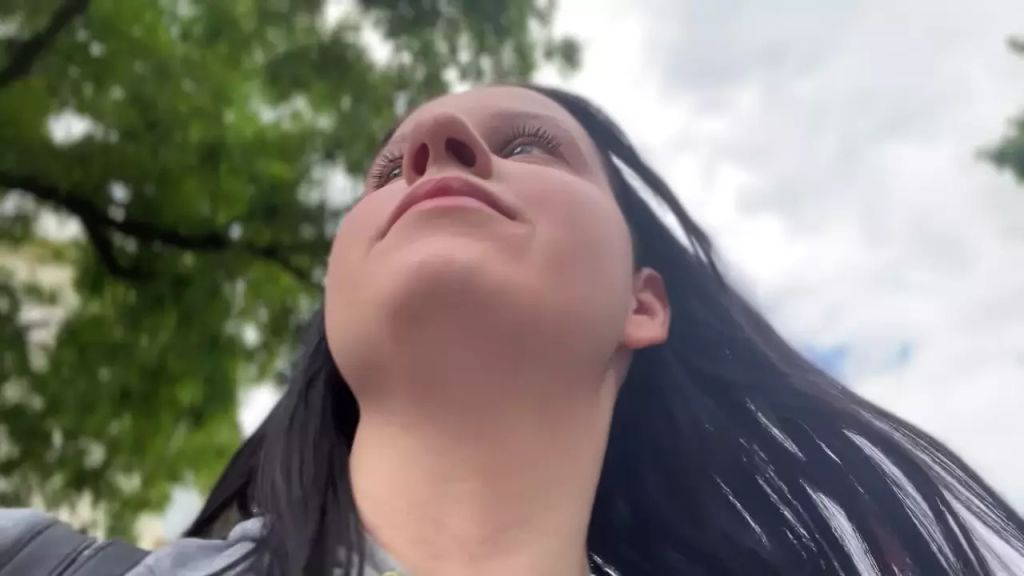 sexy foto nr. 2 von ICH FICKE EINE RIESENGURKE!