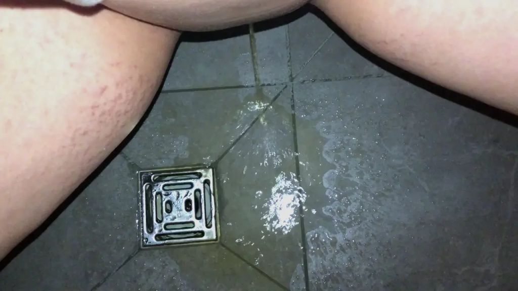 sexy foto nr. 5 von Mein erstes PIPI Video! NATURSEKT FÜR DICH!!!
