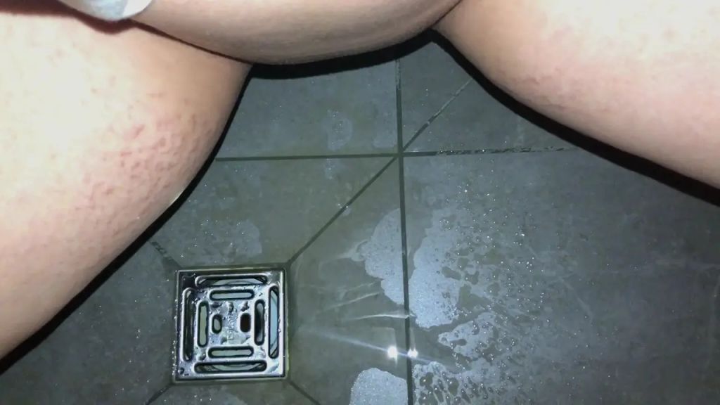sexy foto nr. 6 von Mein erstes PIPI Video! NATURSEKT FÜR DICH!!!