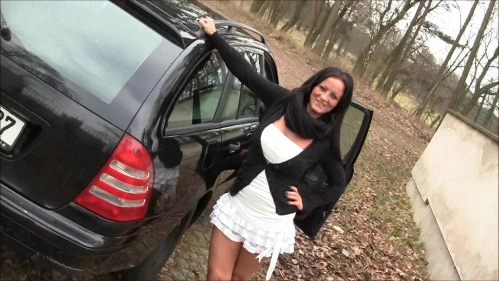sexy foto nr. 2 von Häftling vor JVA abgefickt