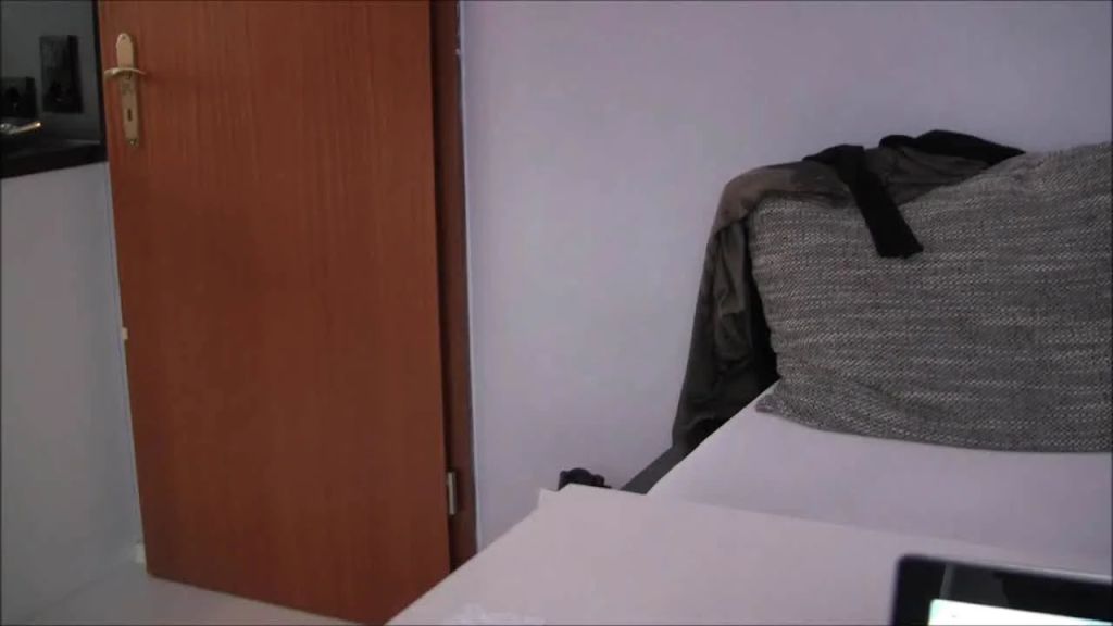 Der schüchterne 19 jährige Nerd meiner Nichte!