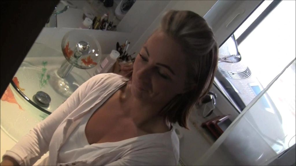 sexy foto nr. 2 von Tittenfickquicky mit Nachbars 20j Lümmel
