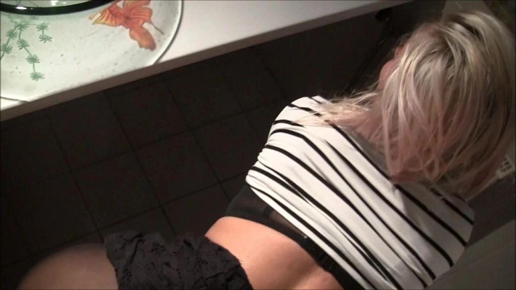 Hochgefickt bei Chefchen! Nylonfick!