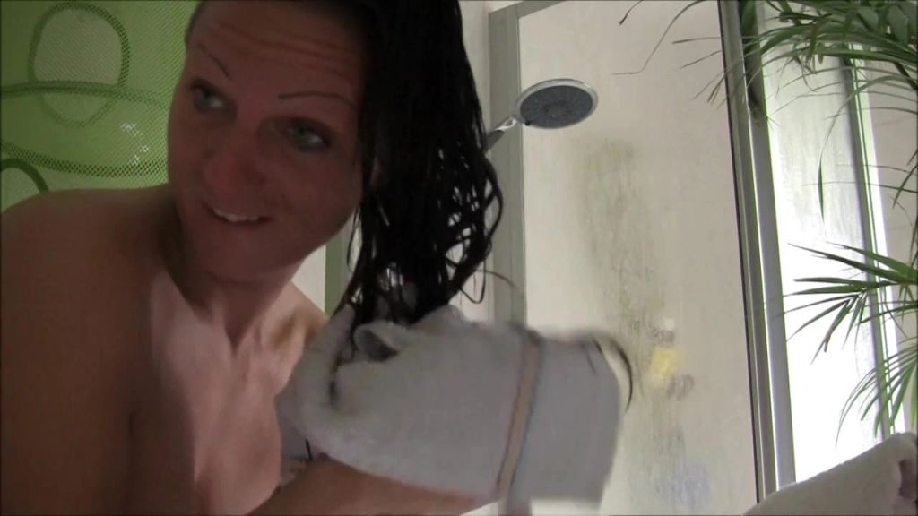 sexy foto nr. 3 von Abgeduscht! Quickie mit guten Freund !