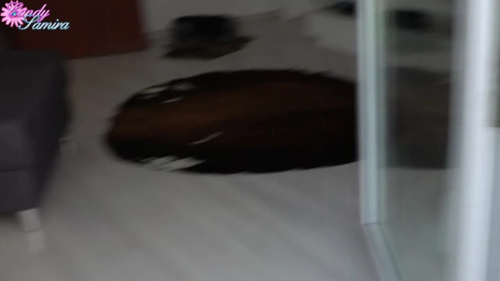 sexy foto nr. 1 von Männertraum! Neues Sofa, Nachbar musst für Testfick ran!