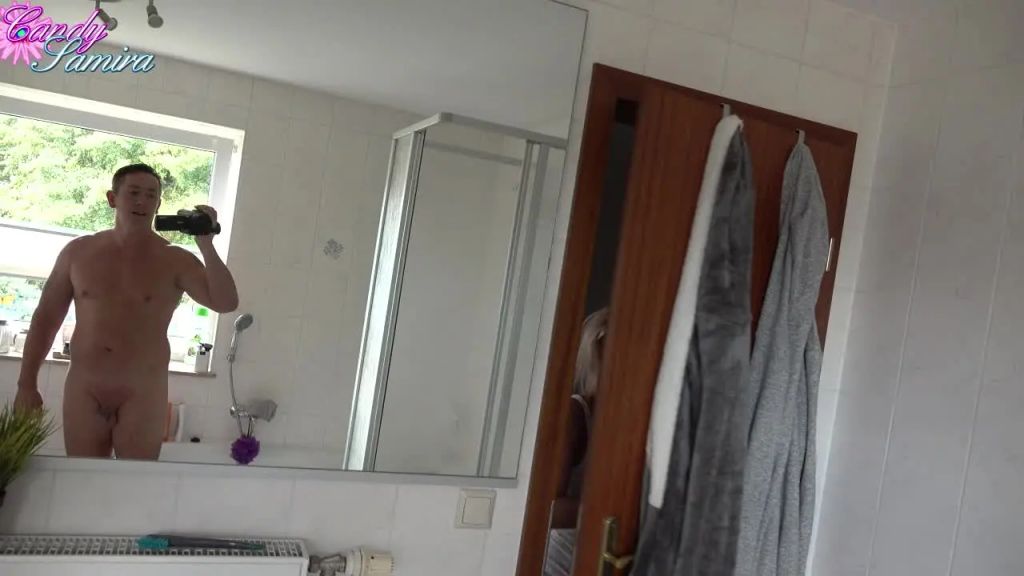 sexy foto nr. 1 von Autsch! Bester Freund nimmt Epilierer! Hilfe