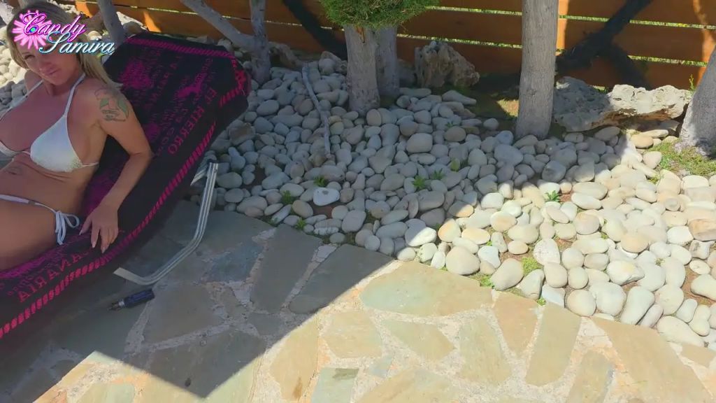 sexy foto nr. 1 von Flirt am Gemeinschaftspool abgefickt