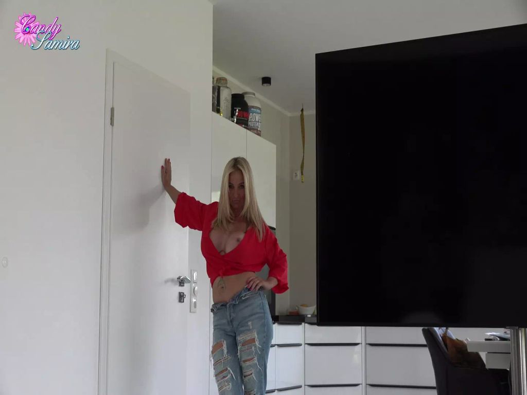 sexy foto nr. 1 von Herrentag! Lass den Kerl nicht ohne Blowjob los!