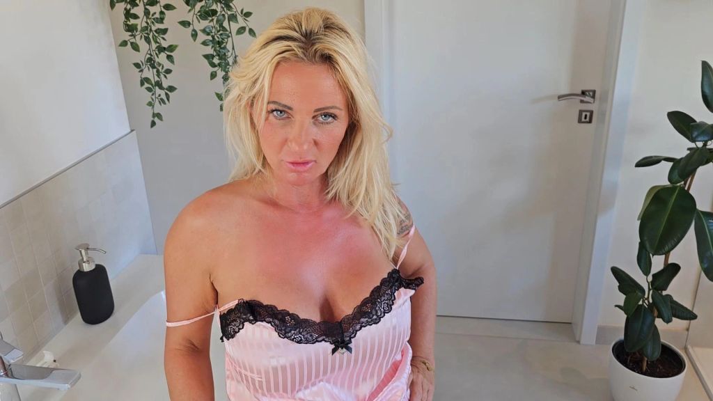 sexy foto nr. 9 von 20 Jährigen Freund vom Stiefsohn im Bad gefickt