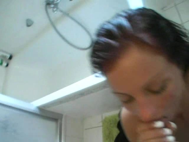 sexy foto nr. 9 von Besten Freund in Dusche überrascht